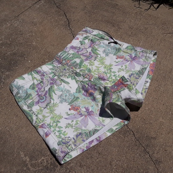 Printed Floral Jean Shorts - Picture 1 of 5